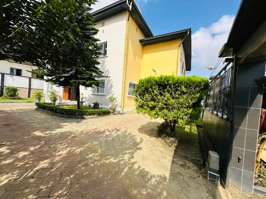 Maison (Concession) 5 chambres à vendre