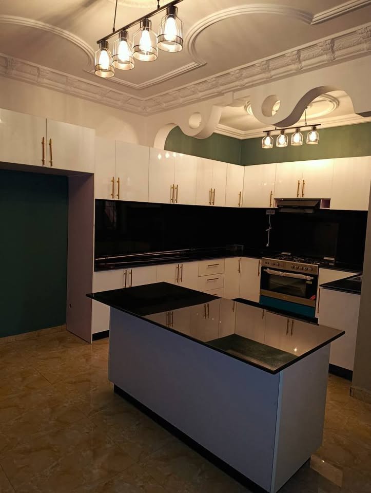 Maison (Duplex) 10 chambres à vendre