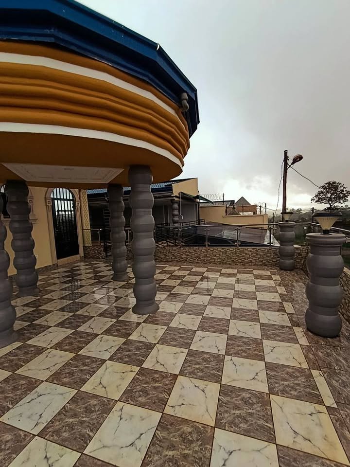 Maison (Duplex) 10 chambres à vendre